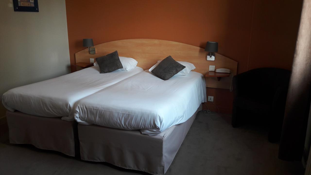 Hotel Le relais de l'Argoat Belle-Isle-en-Terre Esterno foto